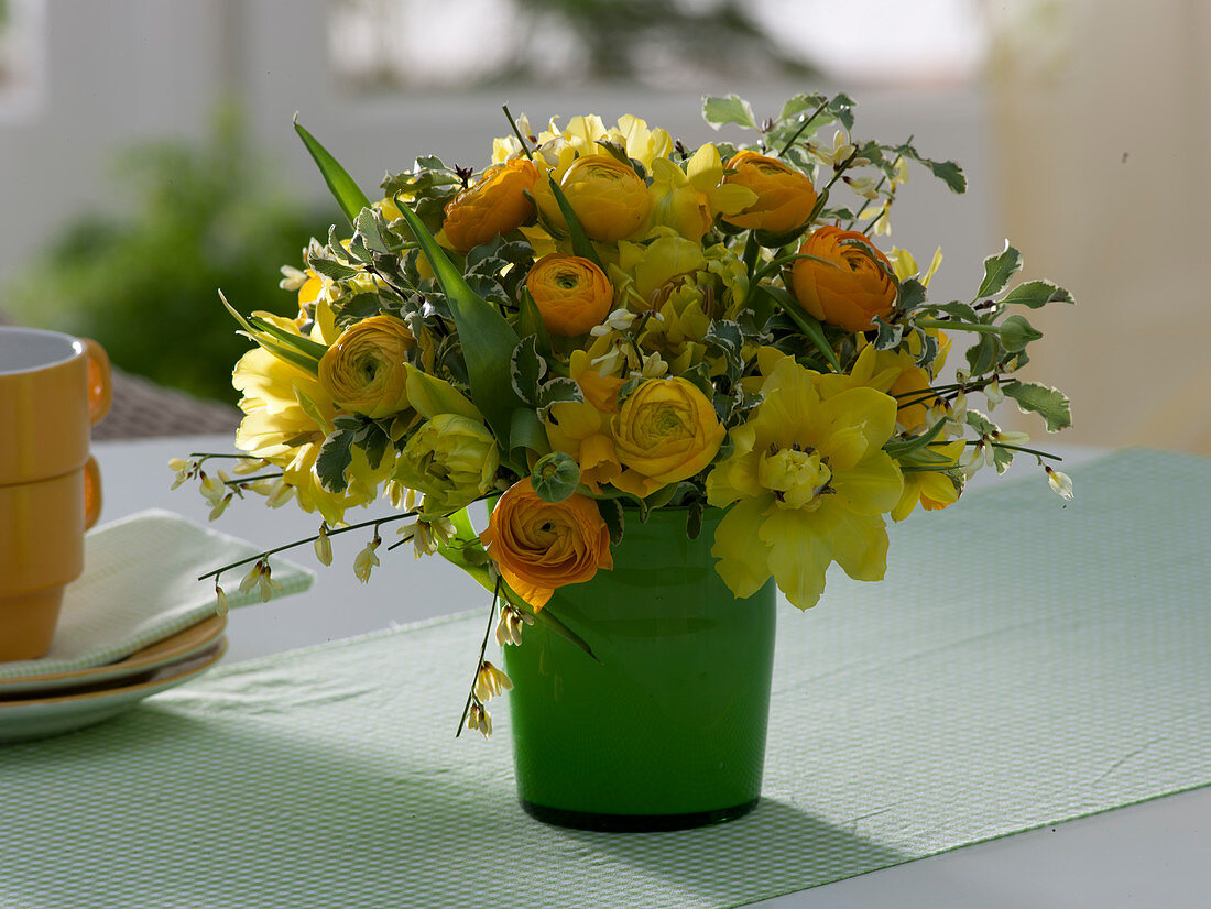 Spring bouquet with Ranunculus (Ranunculus), Tulipa (Tulips), Narcissus