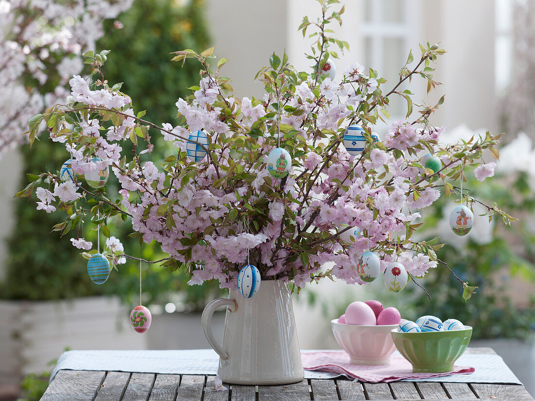 Decorating an Easter bouquet from ornamental cherry branches (2/2)