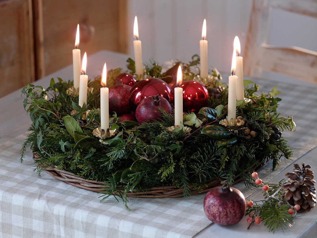 Green Advent wreath with 8 candles