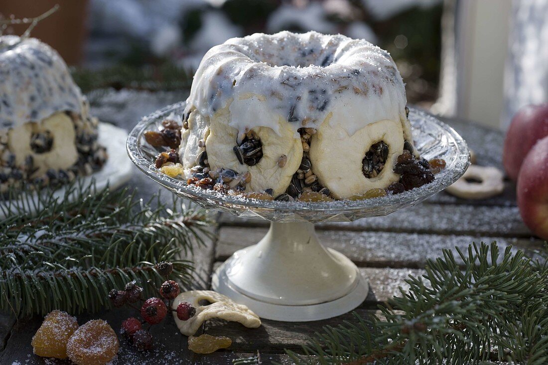 Birdseed cake in gugelhupfform (4/4)