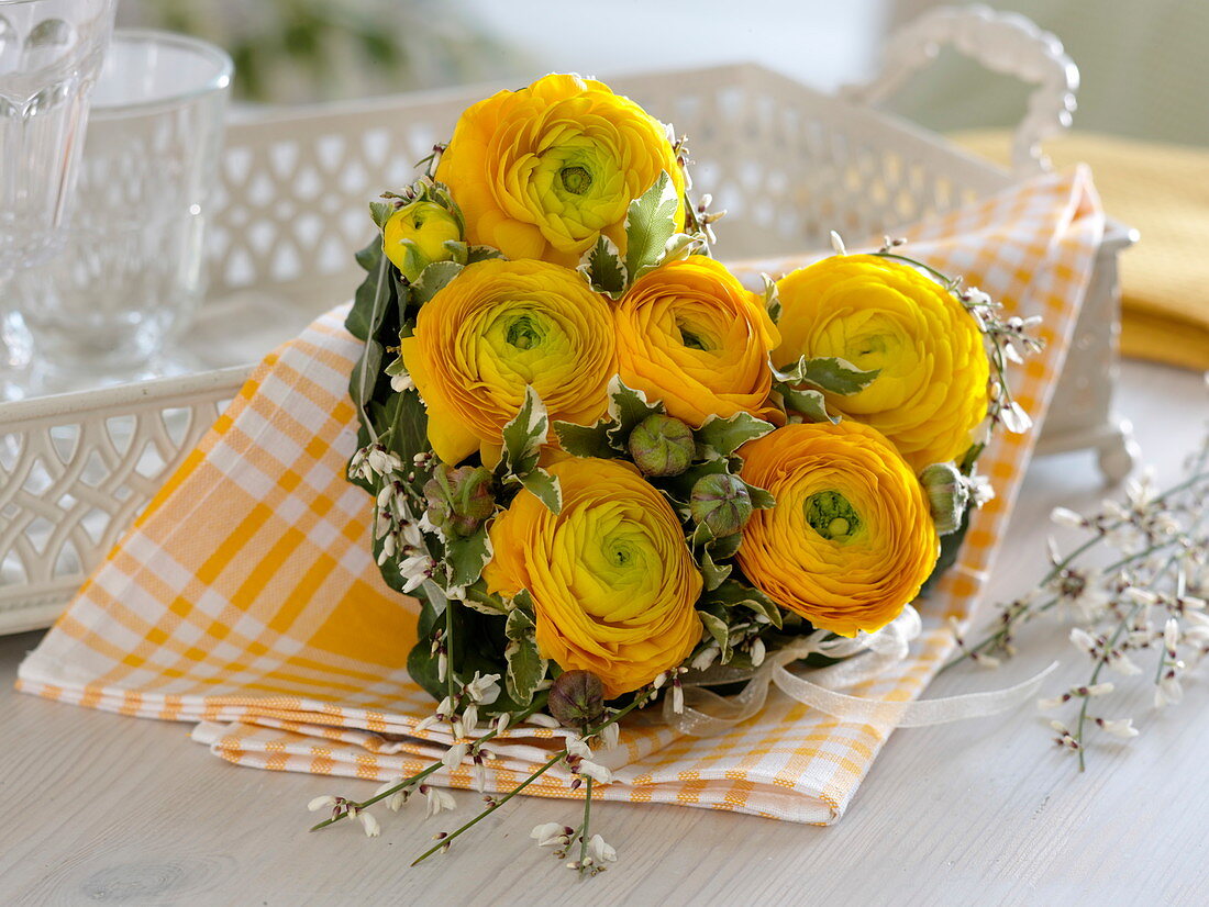 Pinned heart of Ranunculus, Cytisus, Hedera