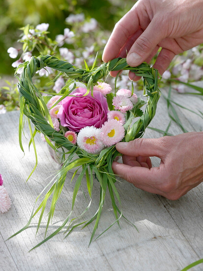 Bouquet of rose and daisy in a grass heart (1/2)