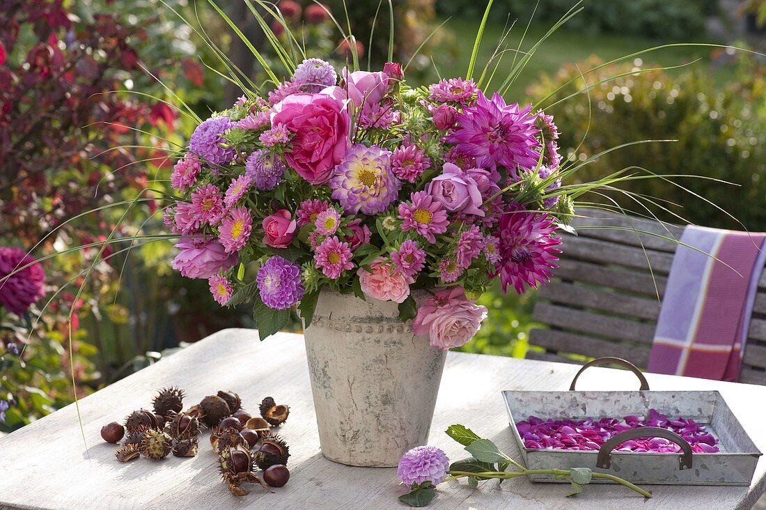 Autumn bouquet with Callistephus (summer aster), Dahlia (dahlia), Rosa