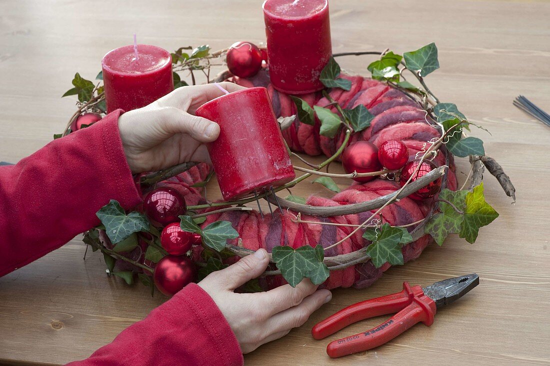 Red Advent wreath with felt cord