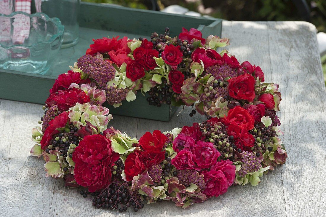 Wreath with Rosa (roses), Hydrangea (hydrangea flowers)