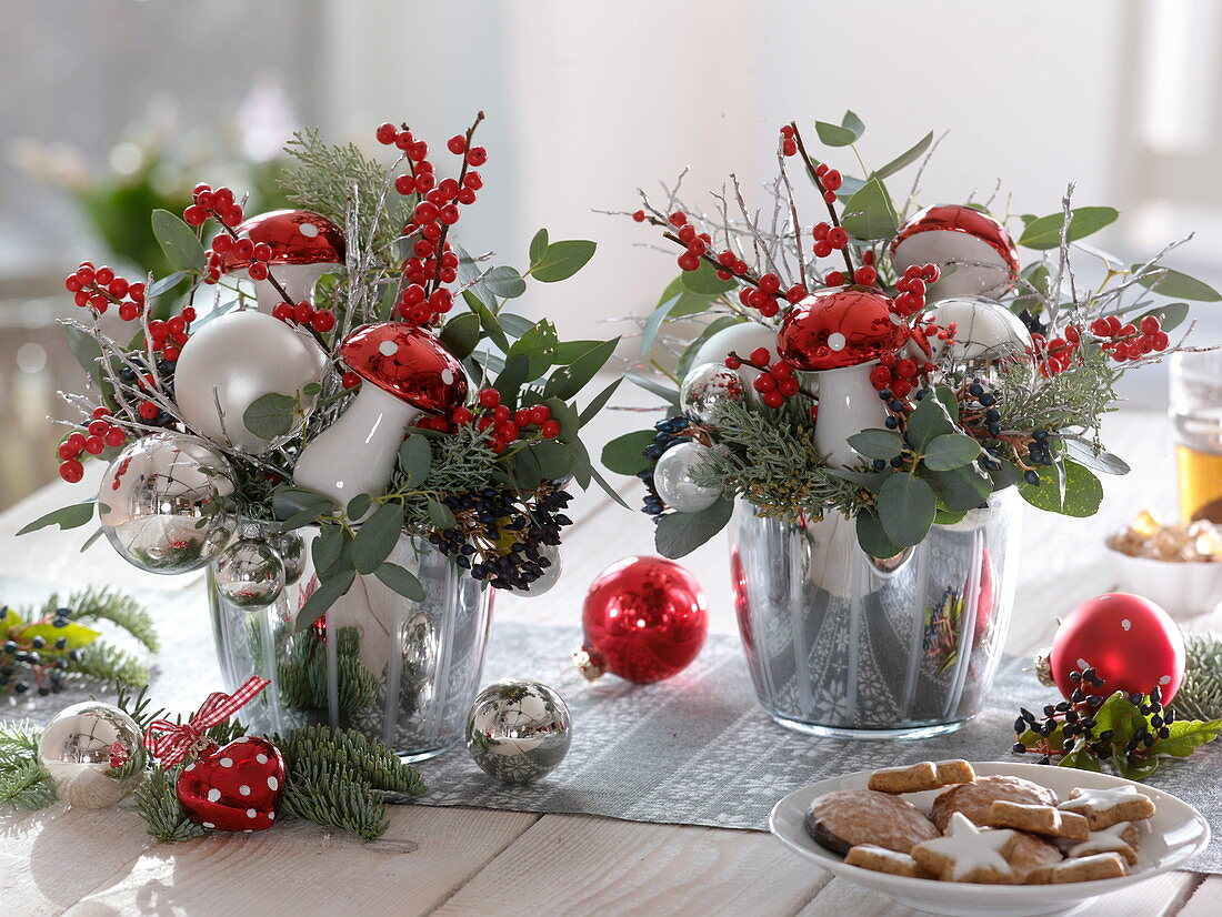 Red-silver Christmas arrangements with Ilex verticillata