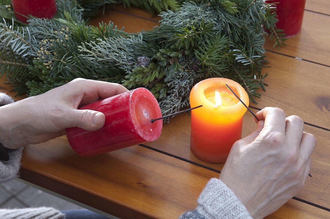 Gemischten Adventskranz binden (5/7)