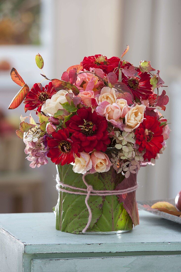 Autumn bouquet with Zinnia (zinnias), Rosa (roses), Hydrangea