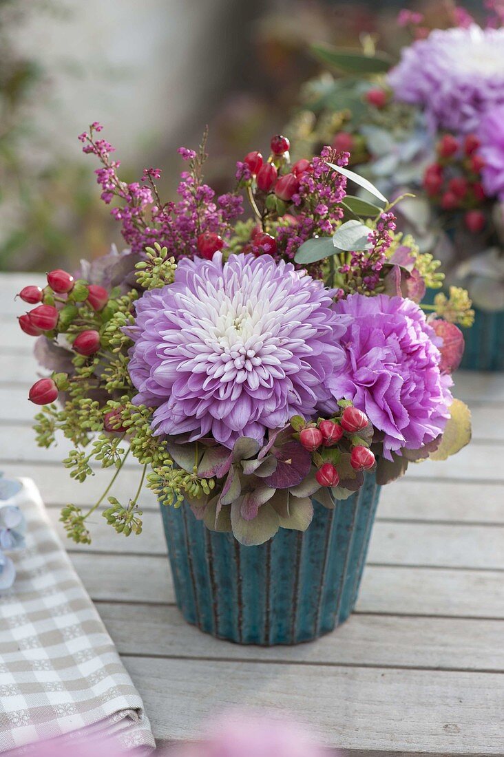 Small autumn bouquet with Chrysanthemum grandiflorum