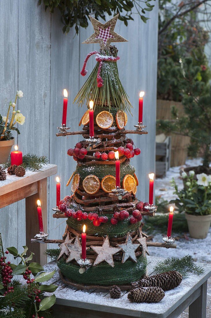 disguise cones as grapevines for Christmas tree decoration