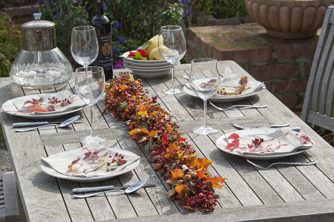 Rosehips and autumn leaves garland