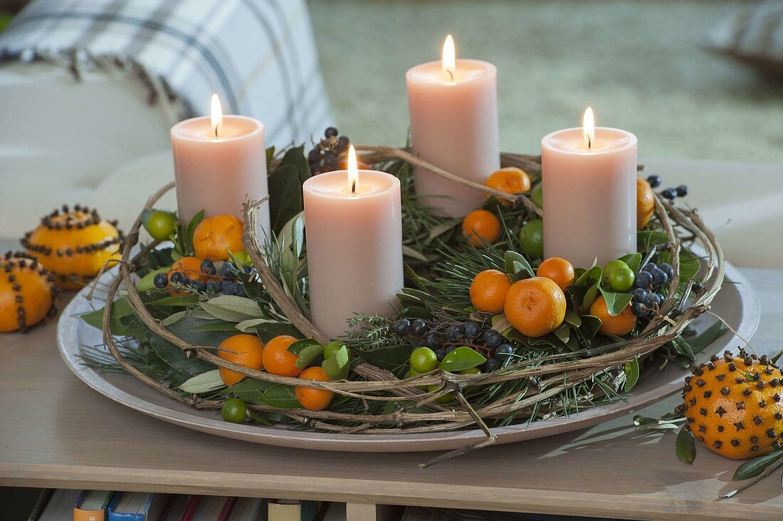 Mediterranean Advent wreath with fruits of Calamondin oranges