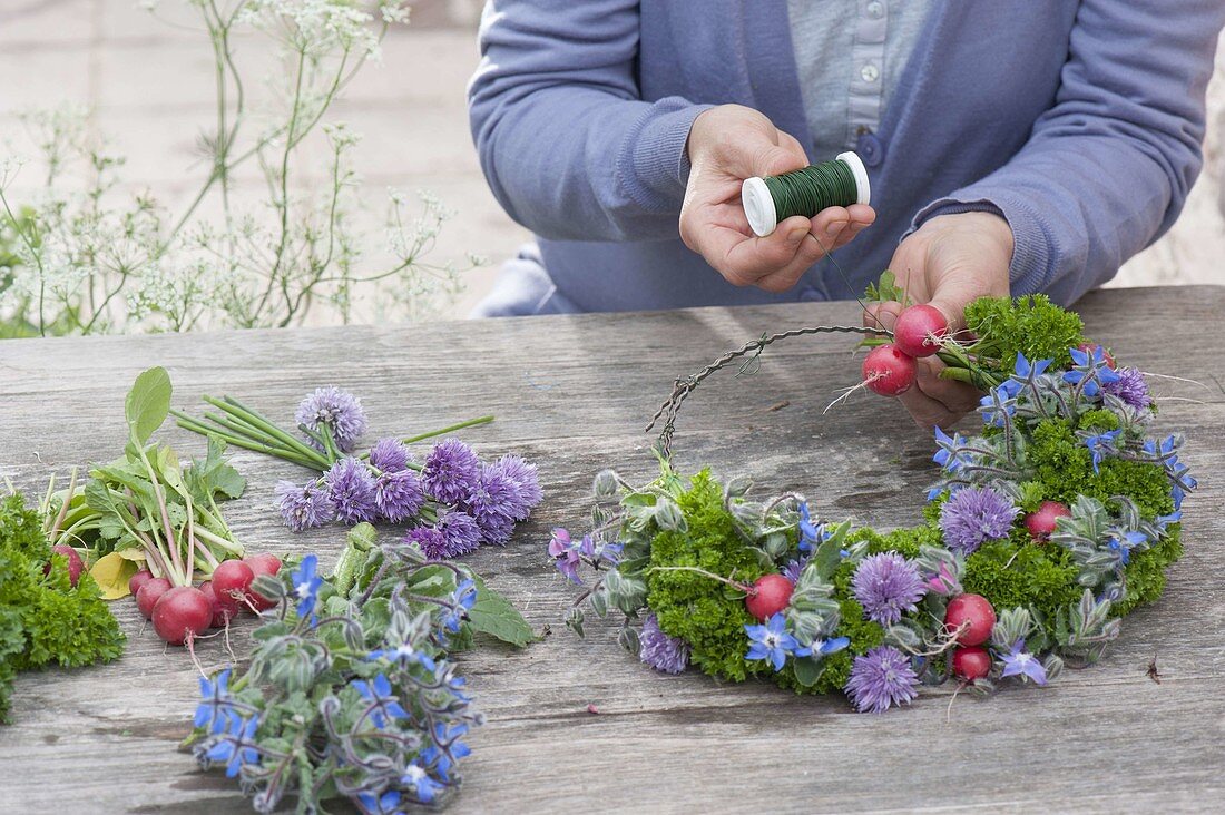 Tie herbal radish wreath