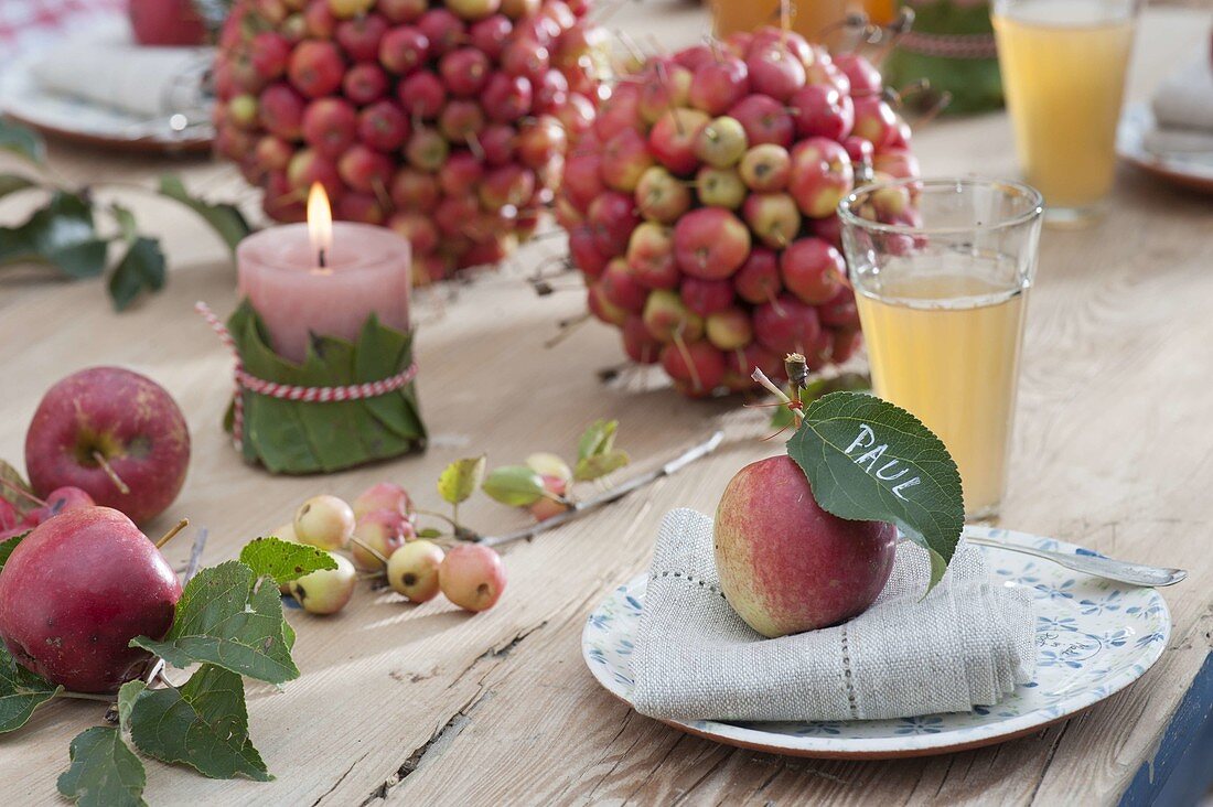 Ornamental apple balls as a table decoration