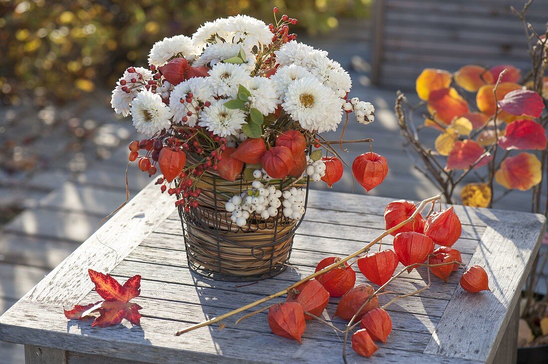 Small chrysanthemum (autumn chrysanthemum) bouquet