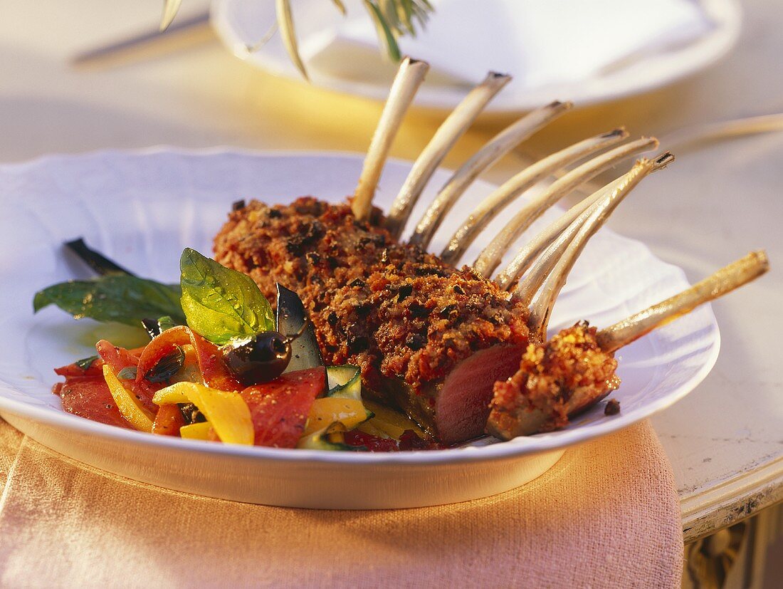 Agnello in crosta (Lammsattel mit Tomaten-Oliven-Kruste)