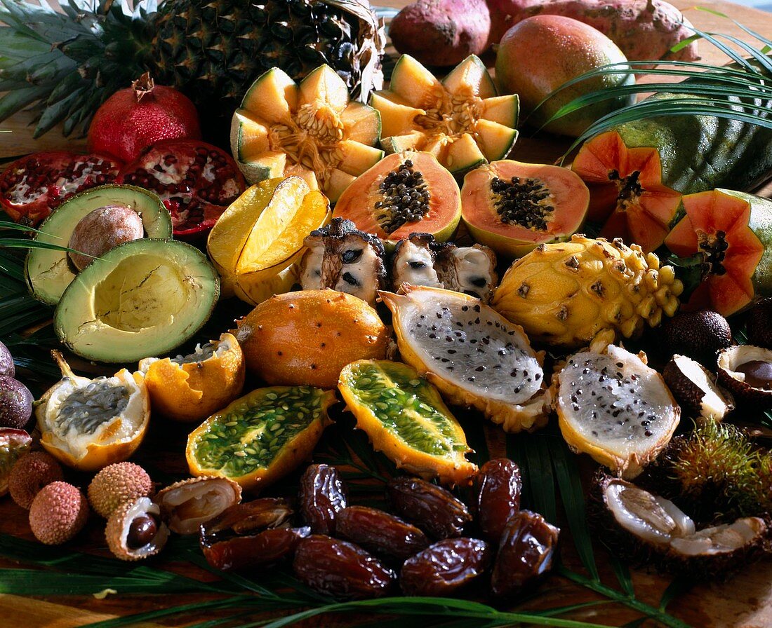 Exoten aussäen - Von links oben: Ananas, Süßkartoffel, Papaya, Mango, Avocado, Limette, Zitronengras, Guave