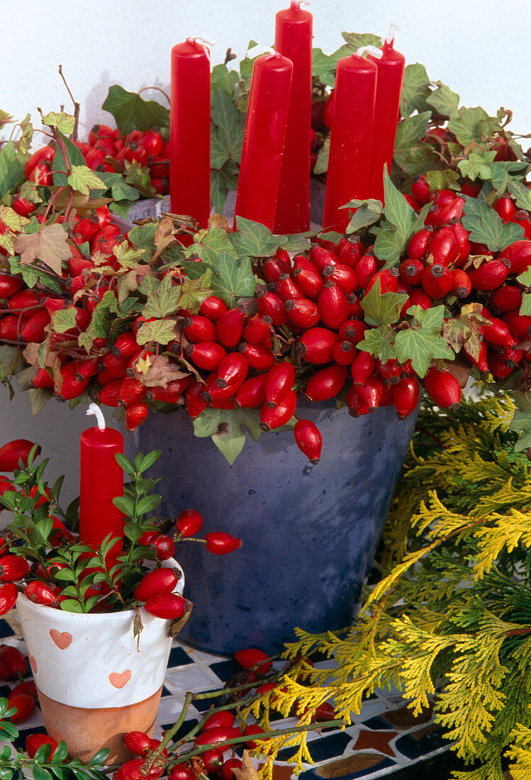 Rosehip wreath with candles