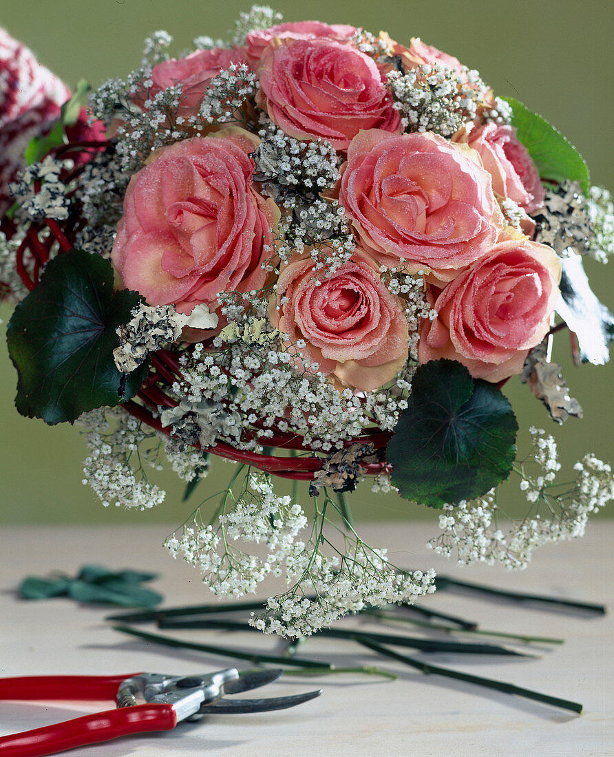 Bouquet of roses with sugared roses: 6th Step