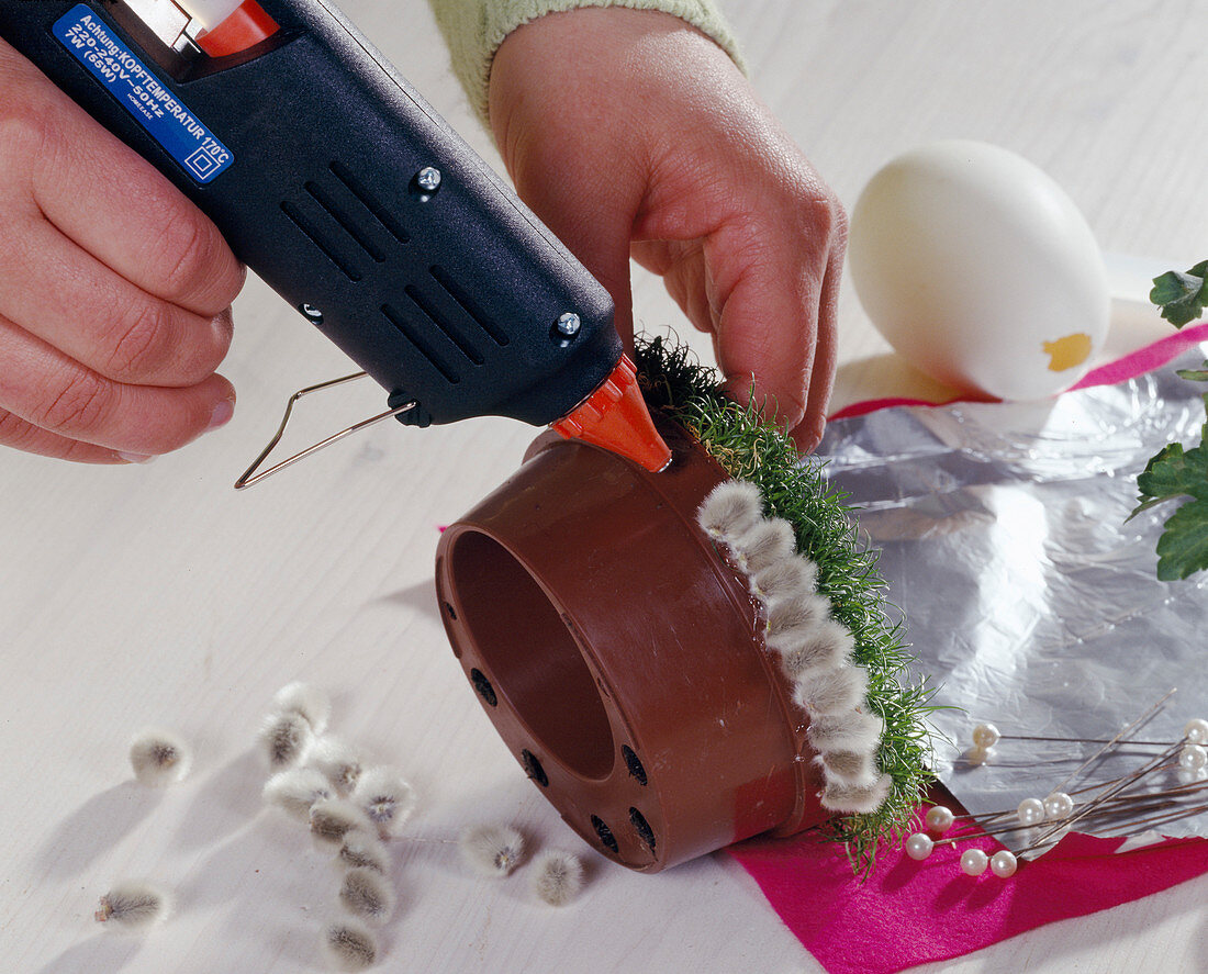 Easter nest with duck egg as vase 2nd step