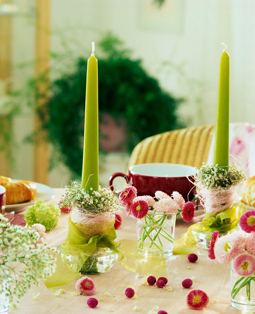 Candles with cuff from Gypsophila (baby's breath)