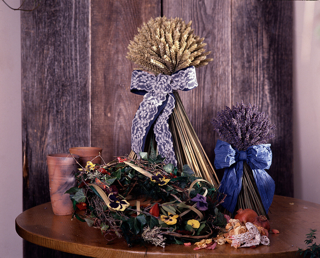 Dry arrangements of lavender and barley, wreath with freeze-dried pansies