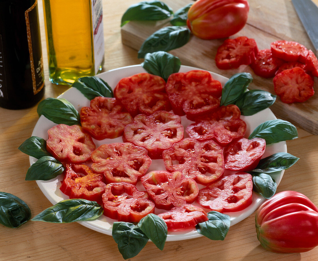 Cogwheel tomato - when cut open, the slices look like flowers