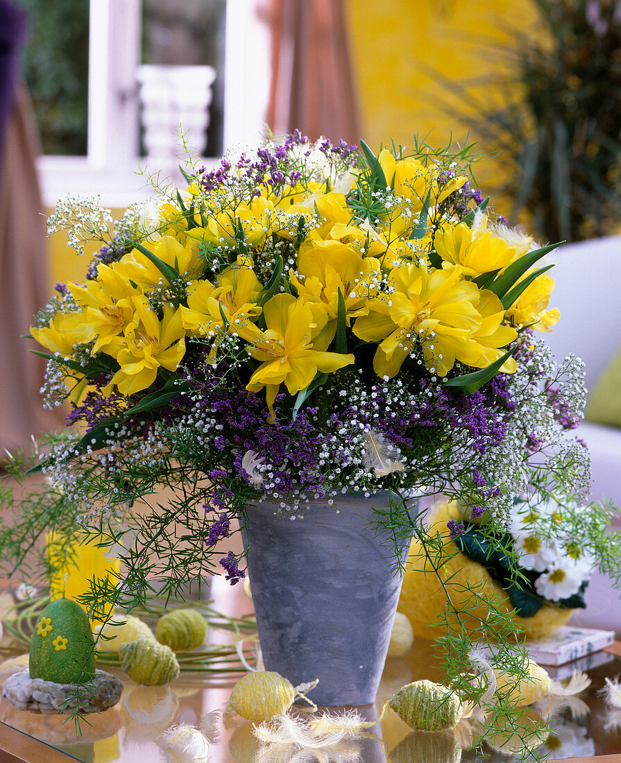 Easter bouquet with Tulipa 'Monte Carlo', Gypsophila (baby's breath)