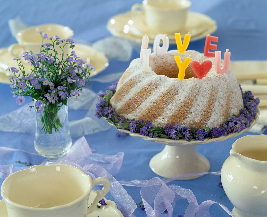 Pot pie with Myosotis (forget-me-not)