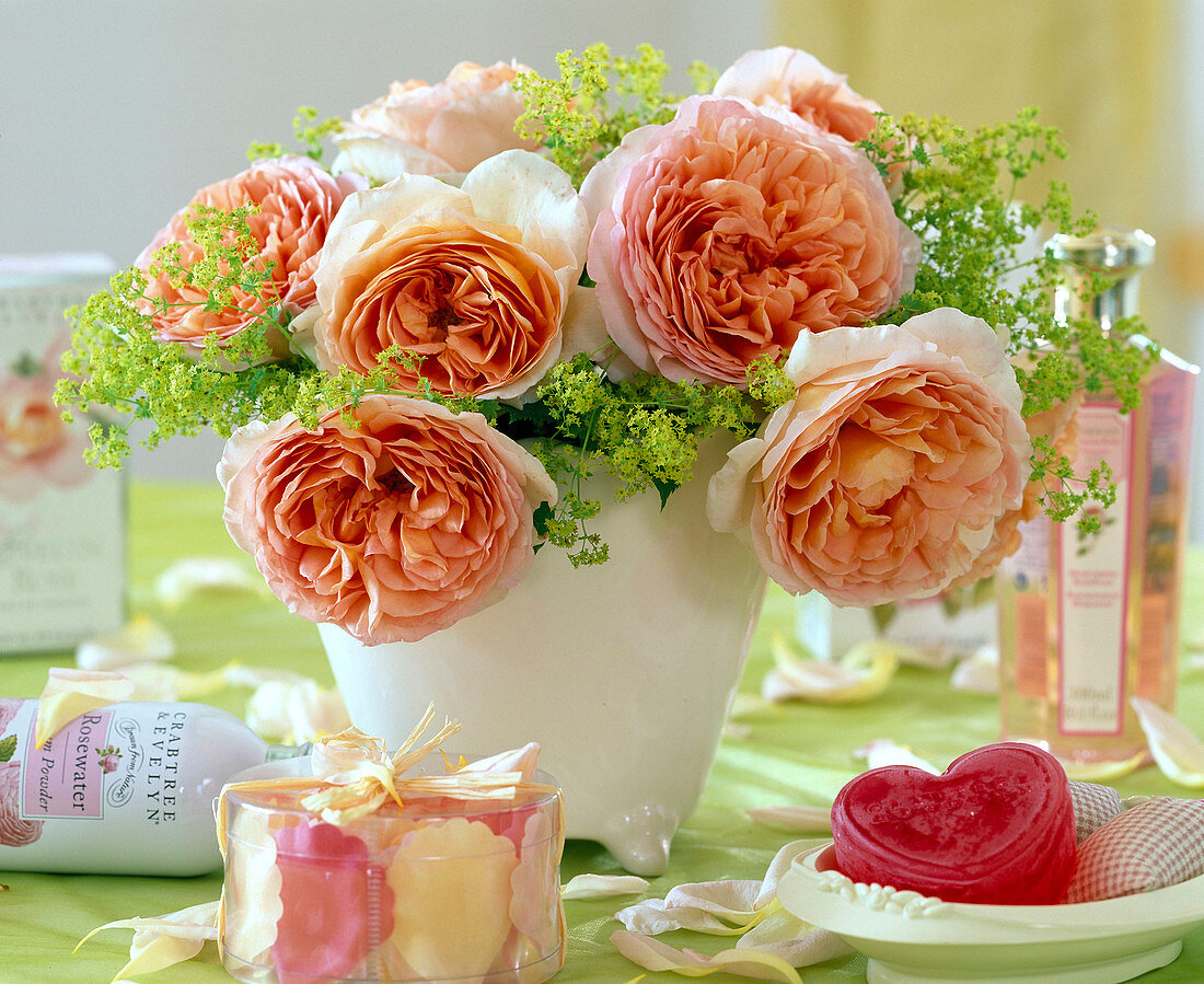 Bouquet with English rose 'Abraham Darby', Alchemilla