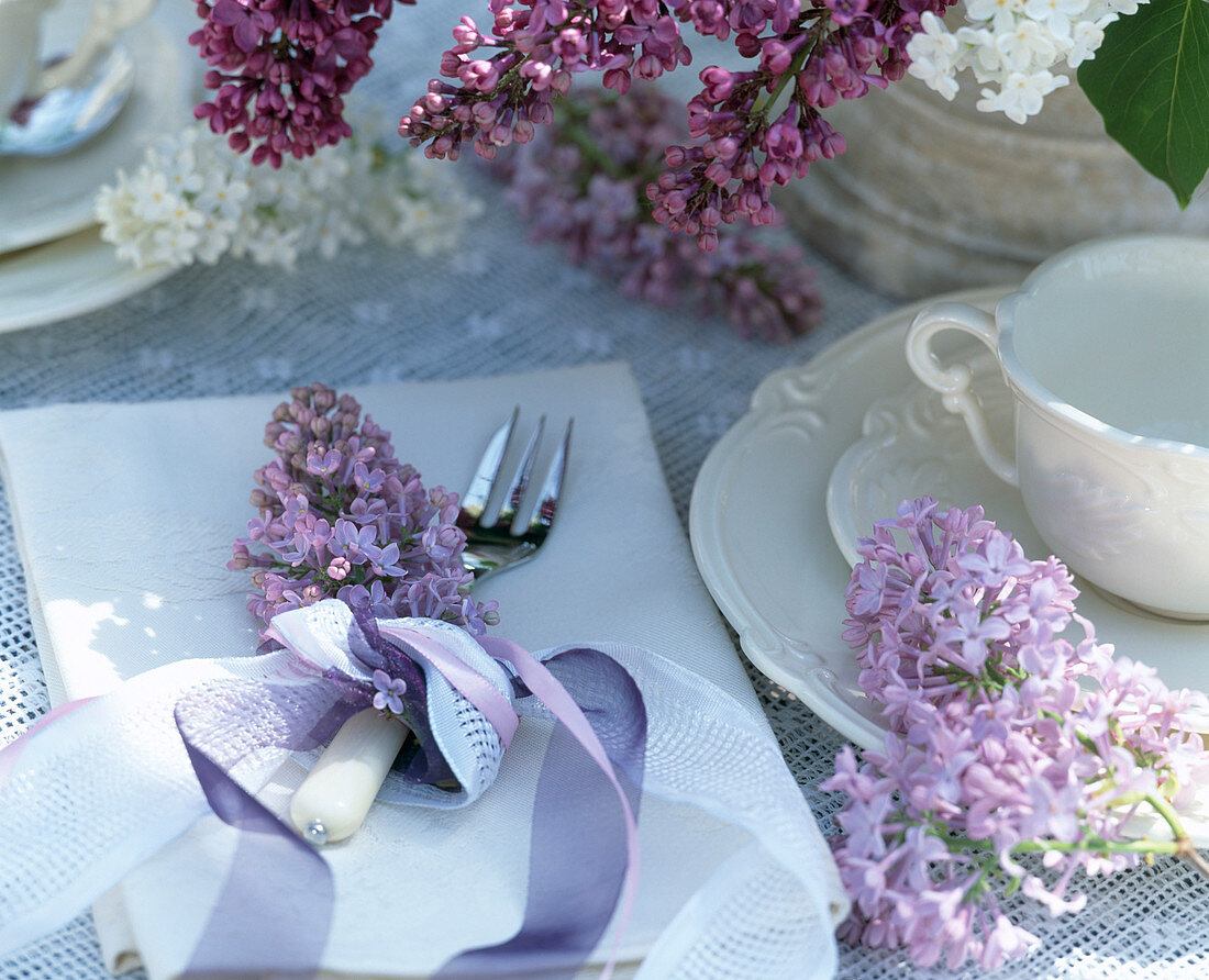 Serviettendeko mit Syringa / Fliederblüten