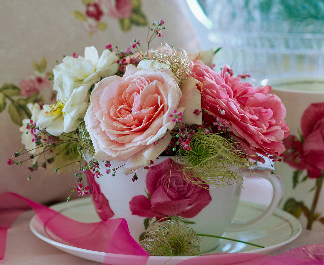 Tea cup with rose motif