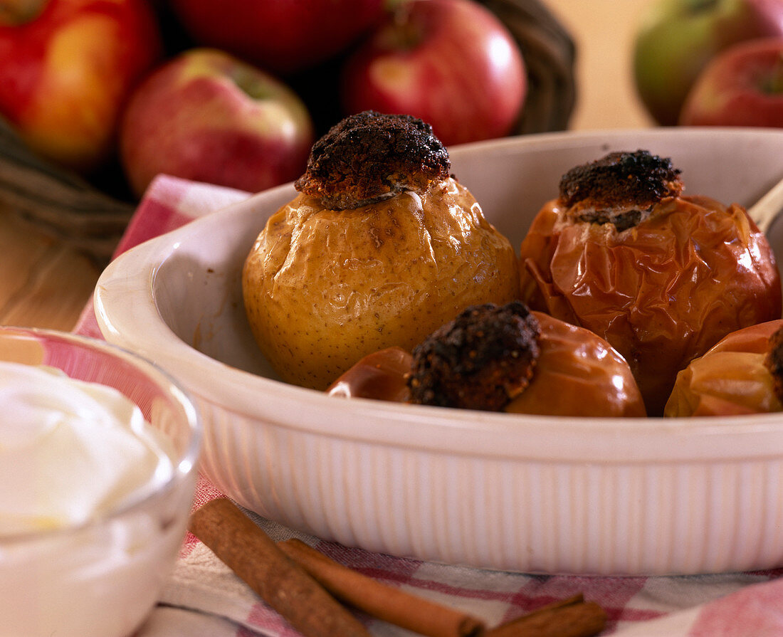 Baked apples, Malus (apples)