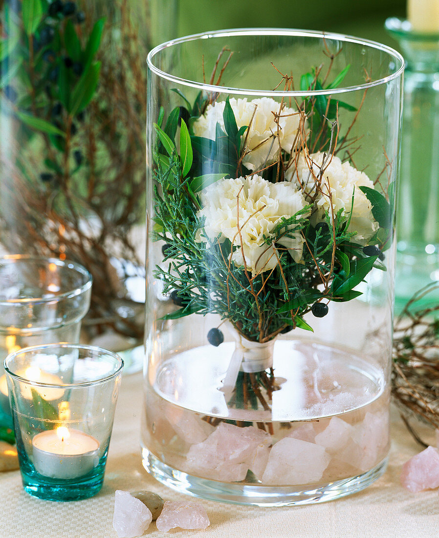 Dianthus 'Dover' (Carnation), Myrtus (Myrtle)