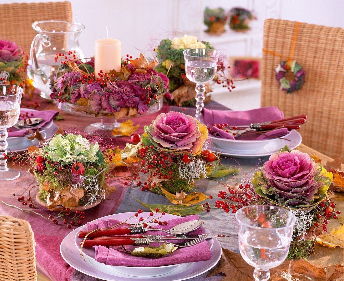 Table decoration with Brassica (ornamental cabbage)