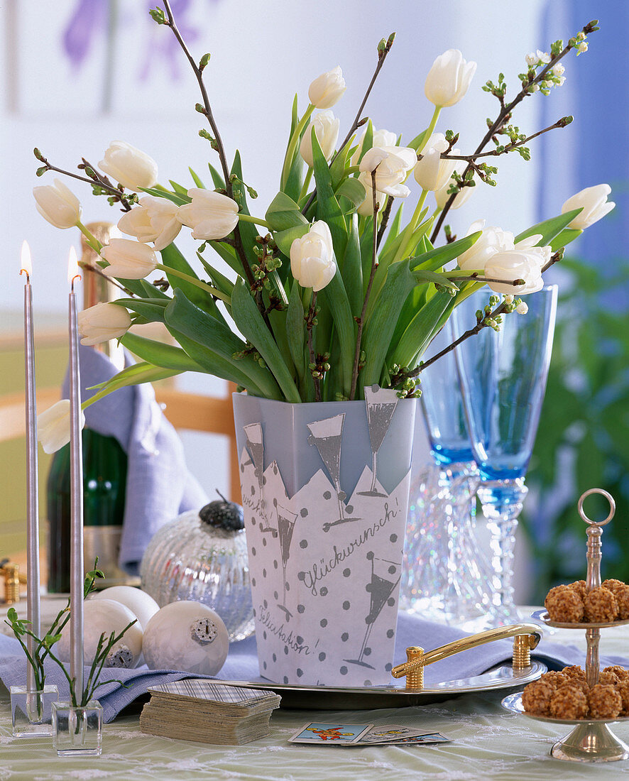 Vase decorated with greeting paper (3/3)