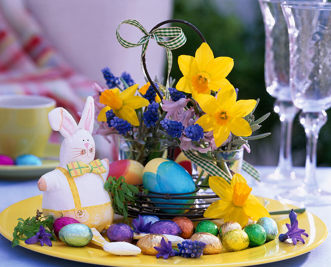 Easter plate with Narcissus (Daffodils)