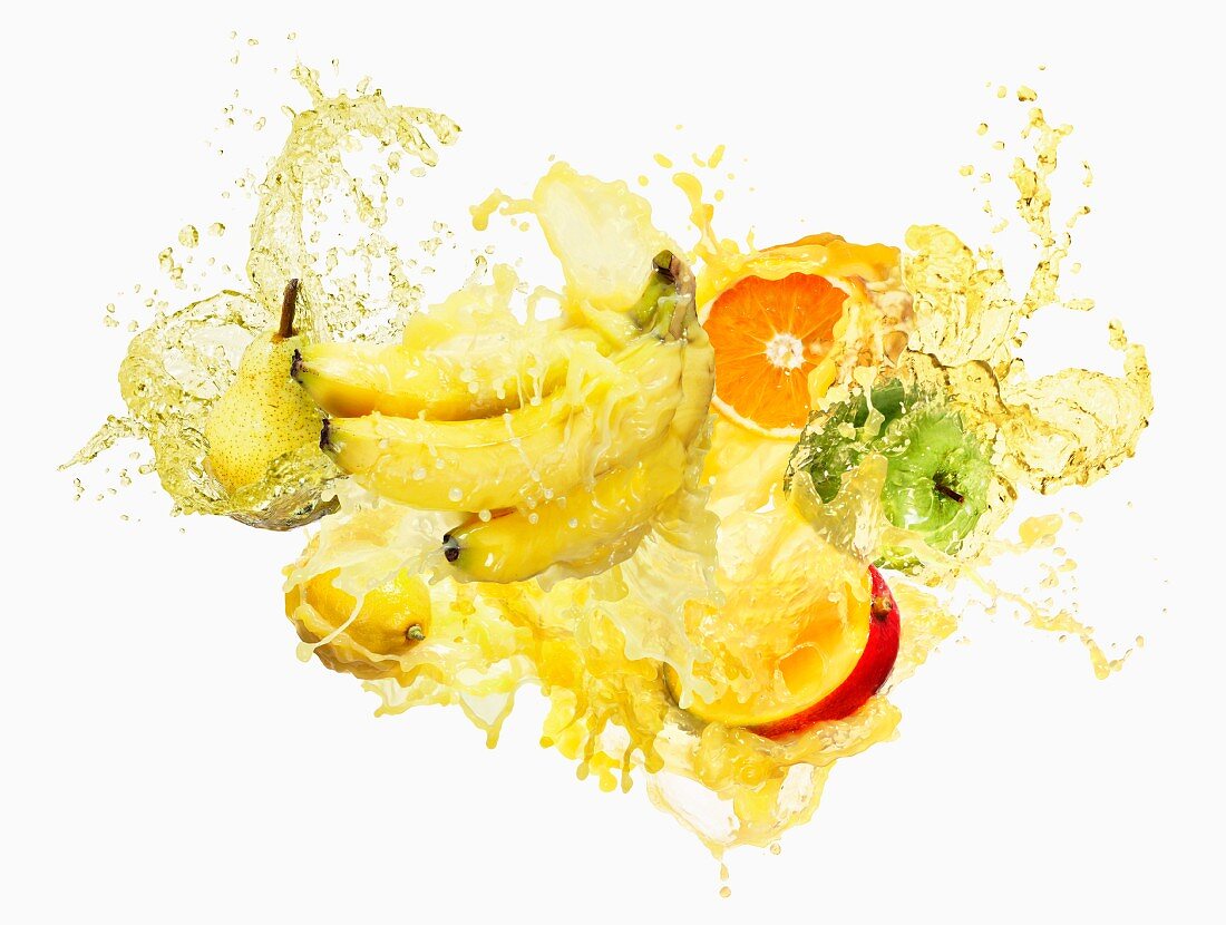 Früchte und Multivitaminsaft mit Splash