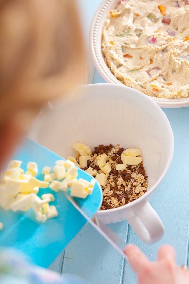 Preparing oatmeal cake