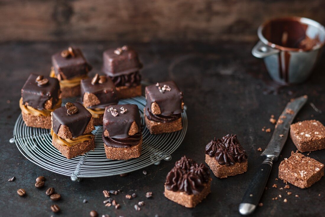 Filled chocolate and mocha cubes (vegan)