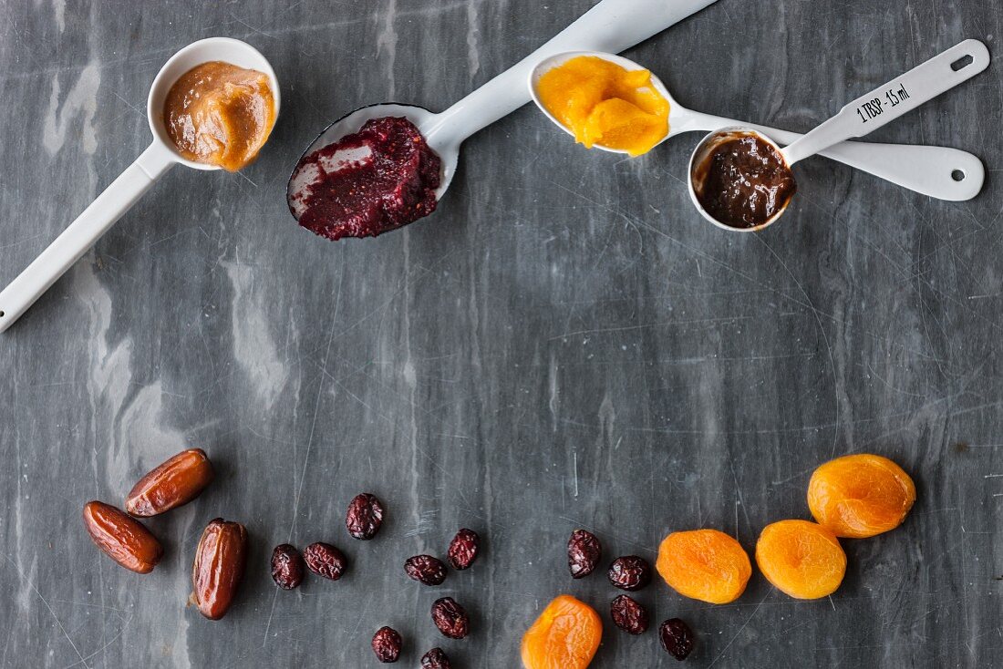 Vegane Pasten zum Süssen: Dattel-, Cranberry- und Aprikosenpaste