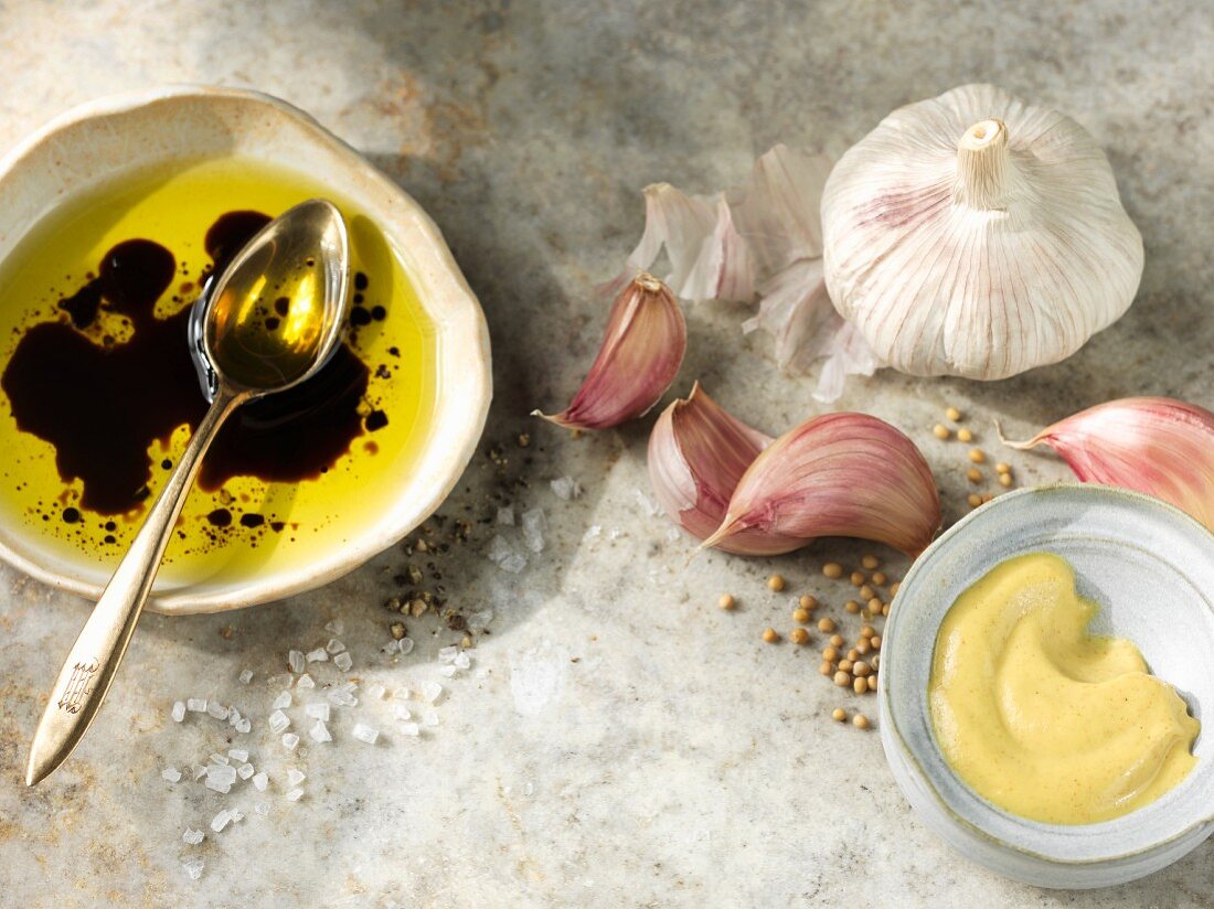 Balsamico-Dressing un Knoblauch-Mayonnaise