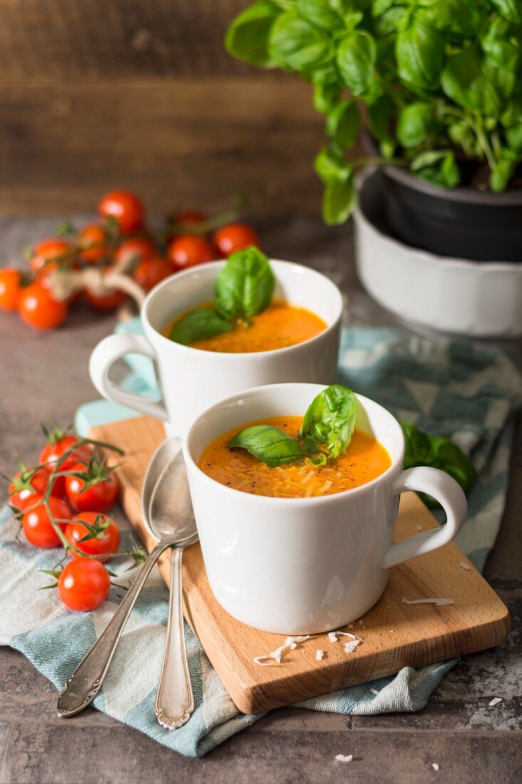 Vegan tomato and coconut soup