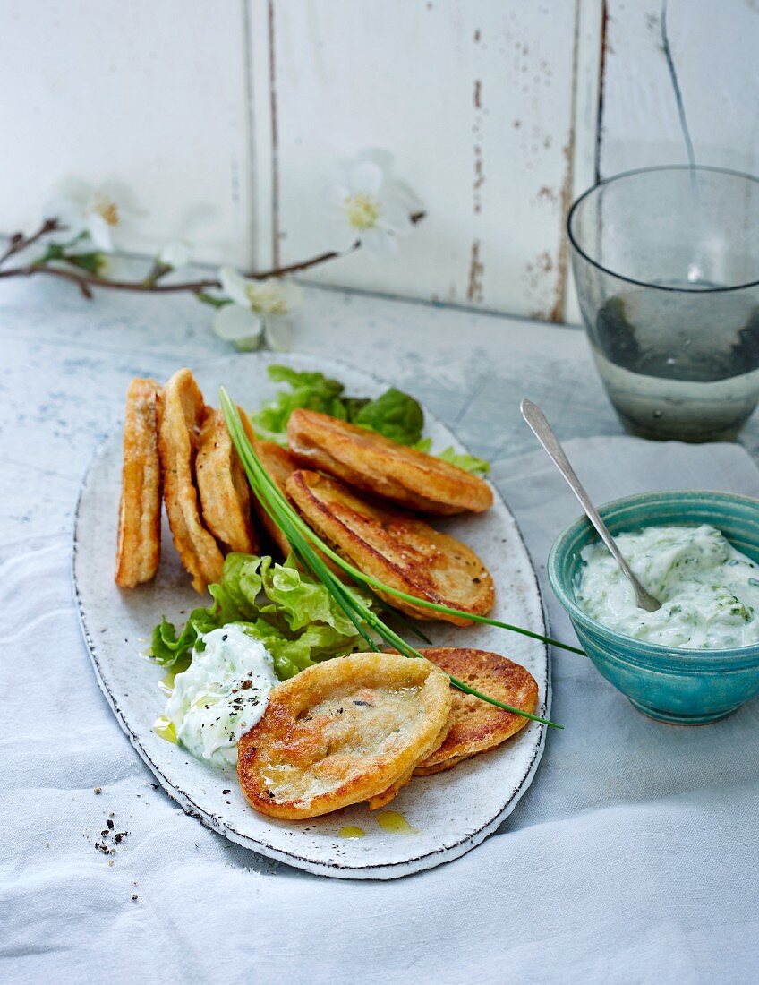 Vegetarian lentil fritters with yoghurt dip and oak leaf lettuce (low carb)