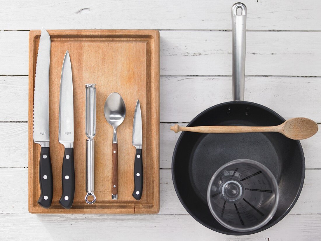 Kitchen utensils for making crostinis