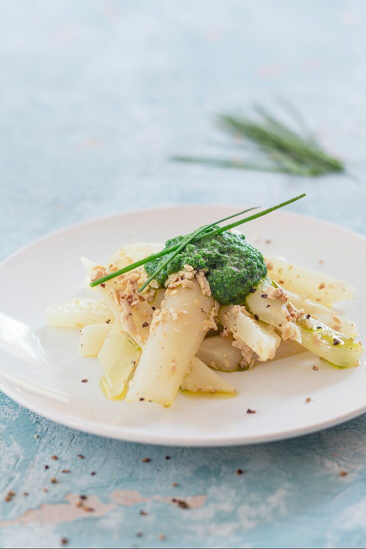 Black root salad with a chive pesto