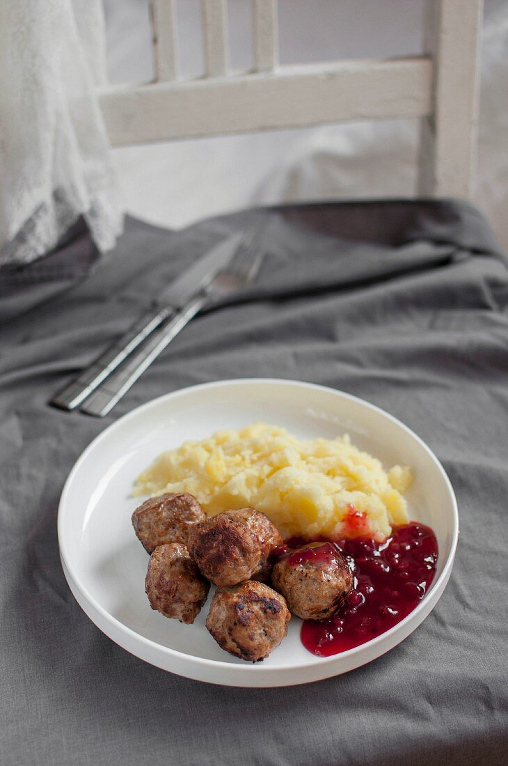 Kottbullar(traditional meatballs, Sweden) served with mashed potatoes and lingoberry jam