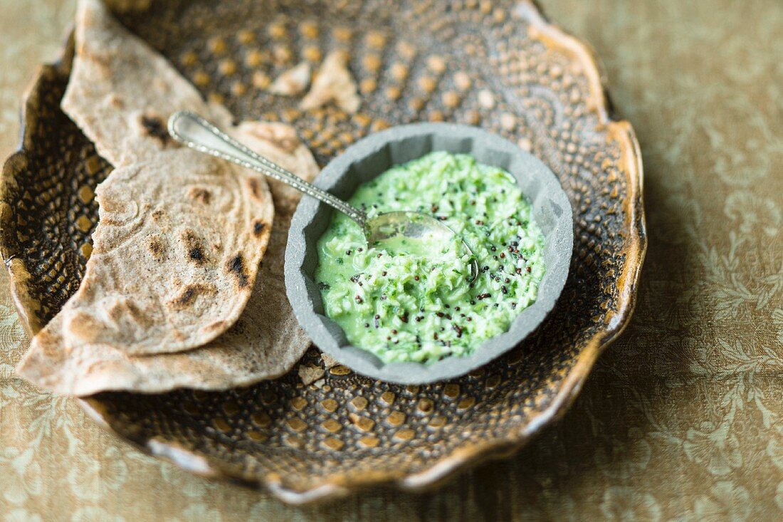 A bowl of coconut and yoghurt chutney (India)