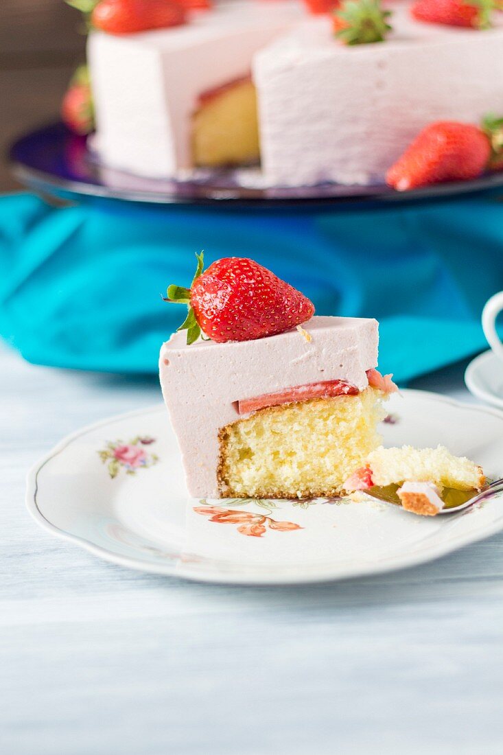 Strawberry yoghurt cake, pieces removed