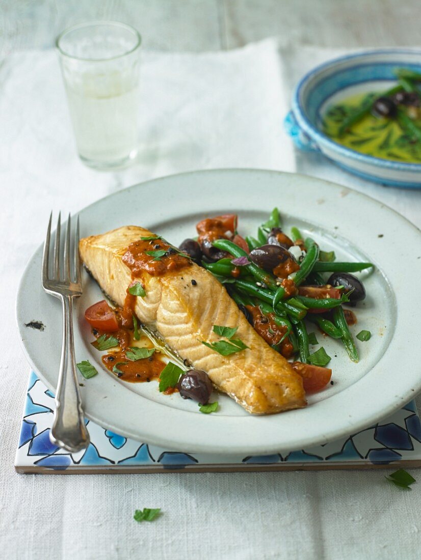 Salmon with Green Beans and Olives